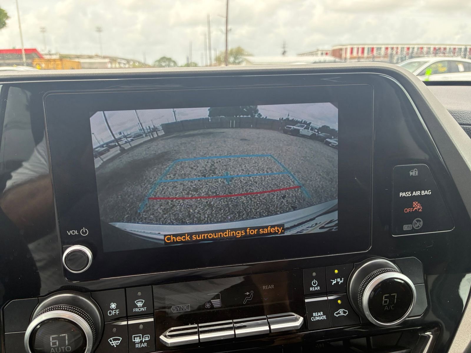 Used 2025 Toyota Highlander LE image 21