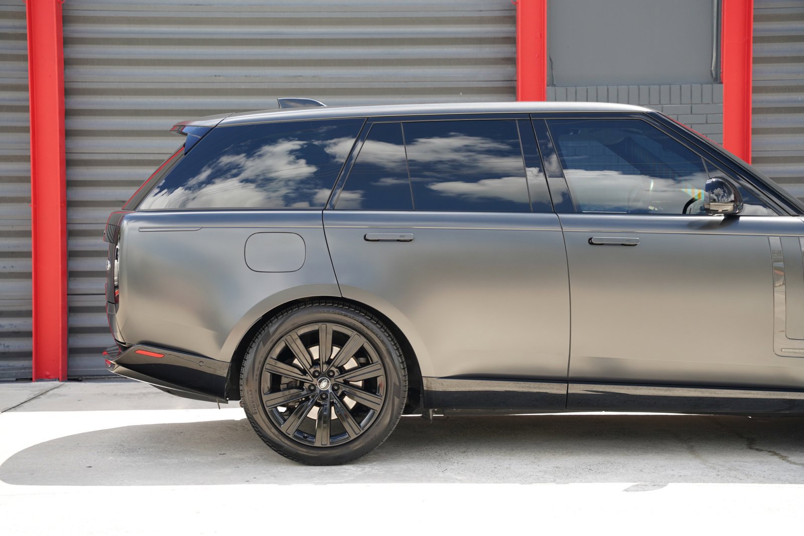 Used 2023 Land Rover Range Rover Autobiography AWD/4WD image 9