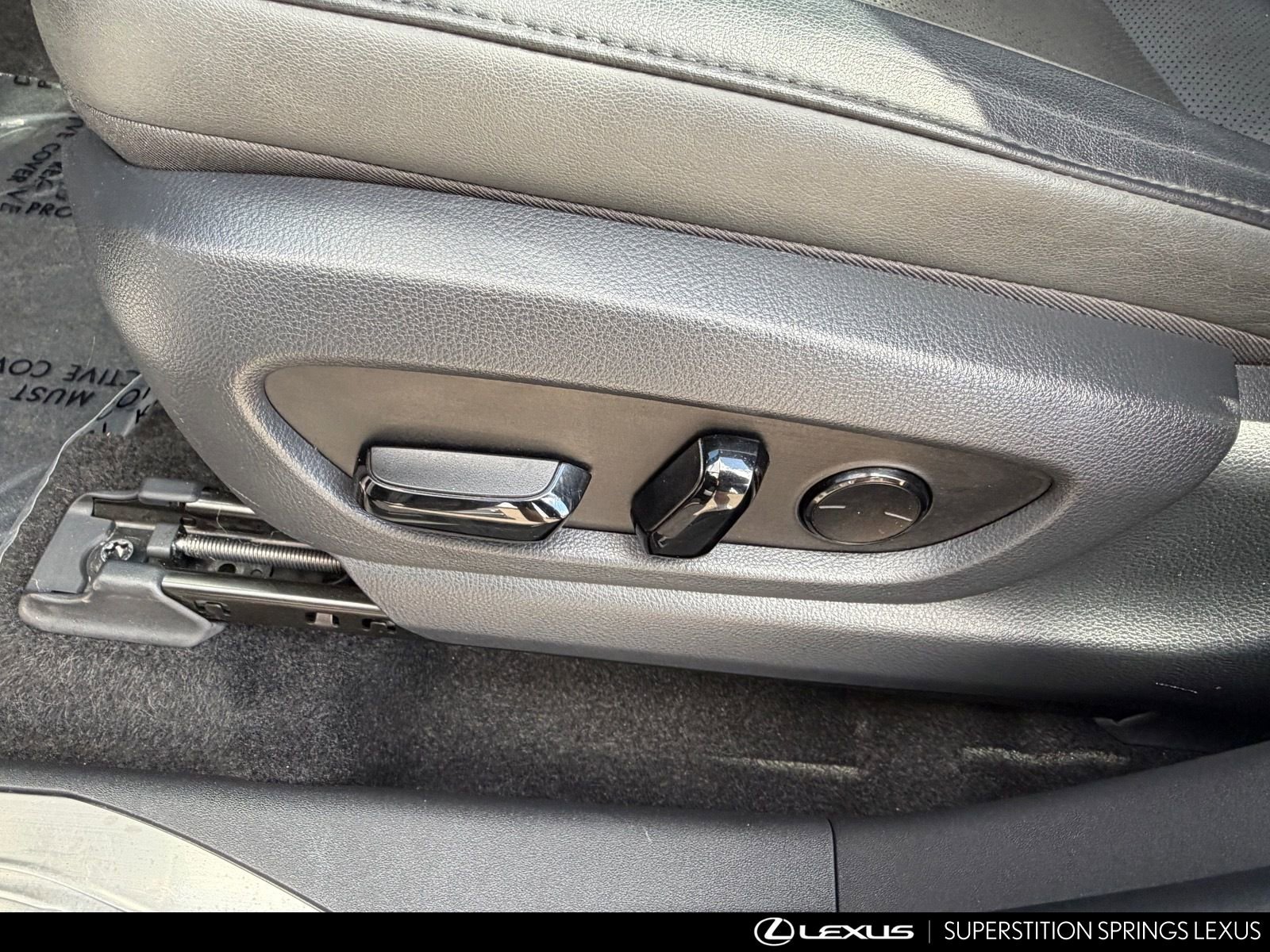 Used 2023 Lexus RZ 450e Premium w/ Technology Package image 18