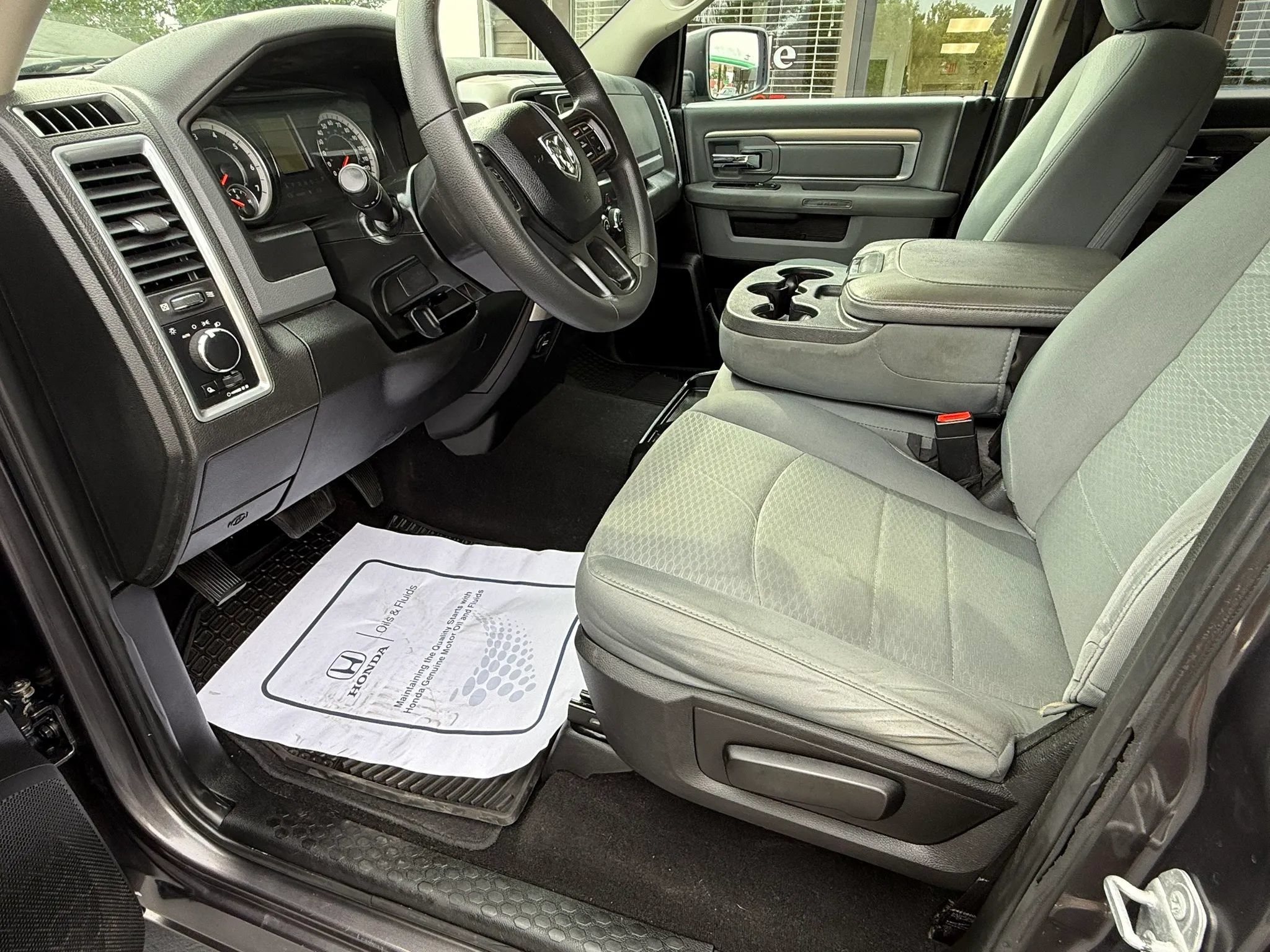 Used 2019 RAM 1500 Classic SLT AWD/4WD image 12