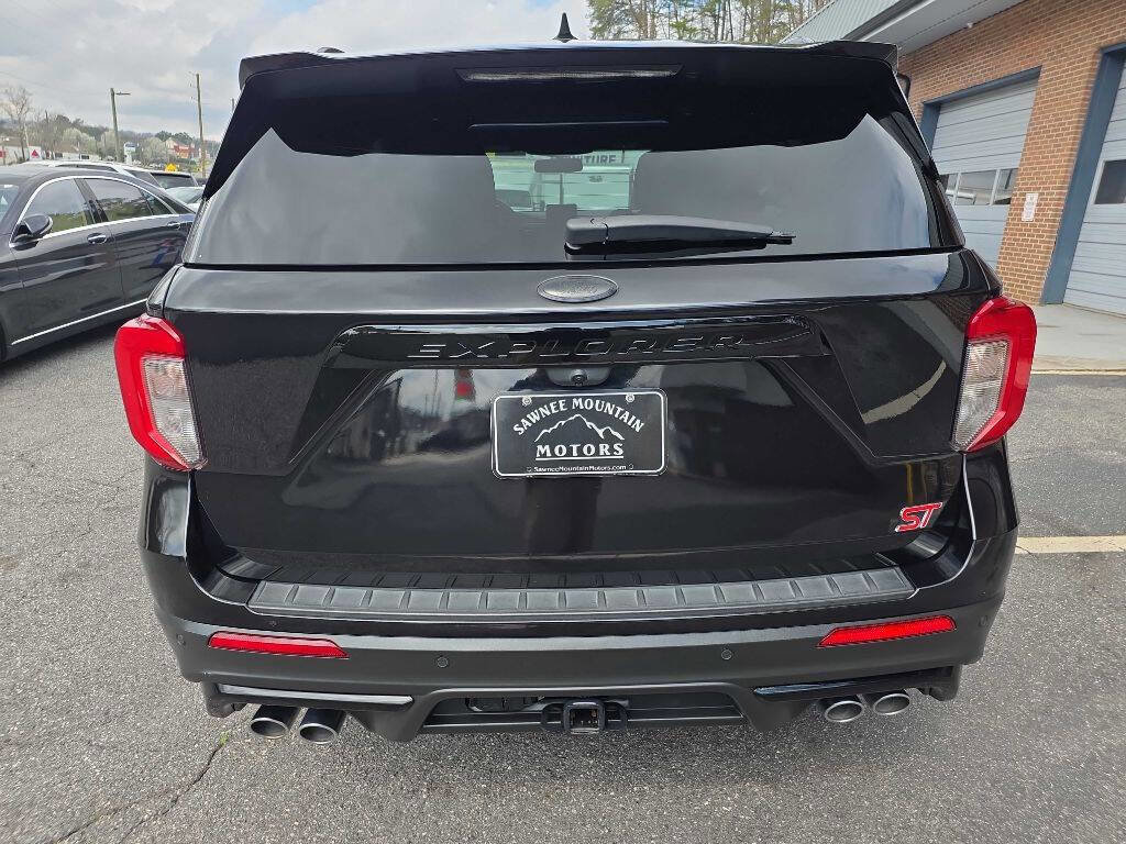 Used 2020 Ford Explorer ST w/ ST Street Pack image 4