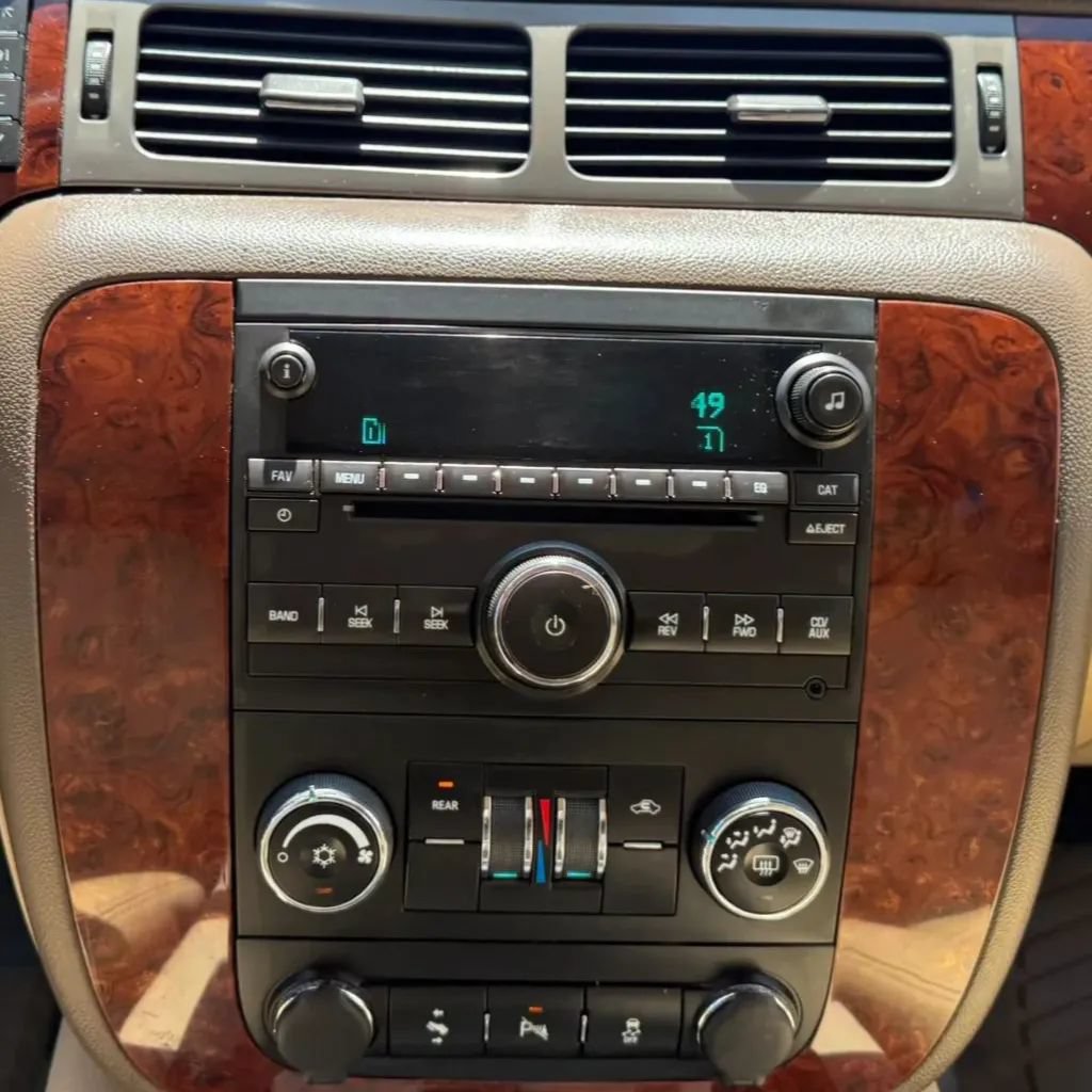 Used 2014 Chevrolet Tahoe LS w/ Texas Edition RWD image 12