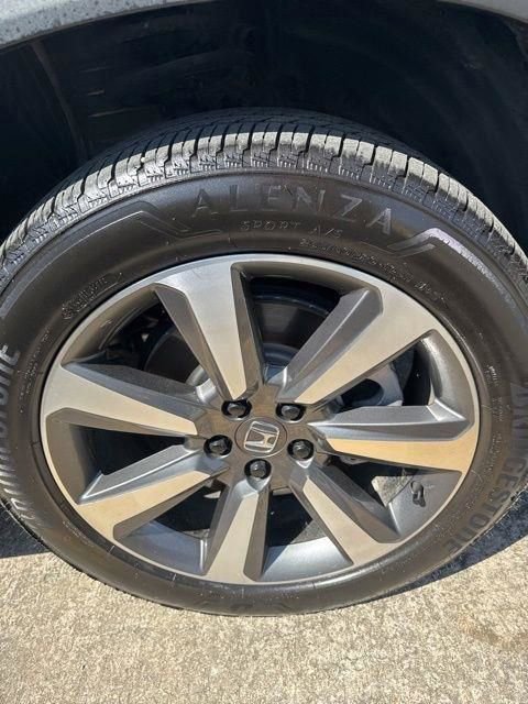 Used 2025 Honda Pilot Elite image 23