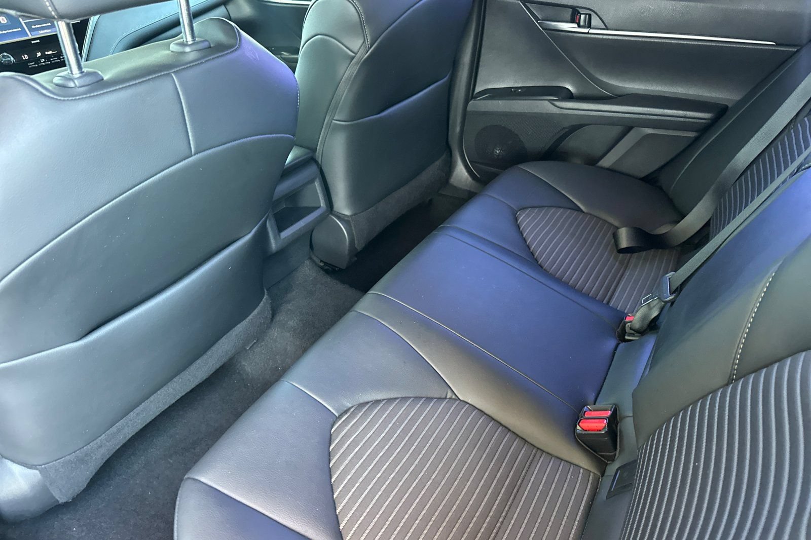 Certified 2020 Toyota Camry SE w/ Carpet Mat Package FWD image 15