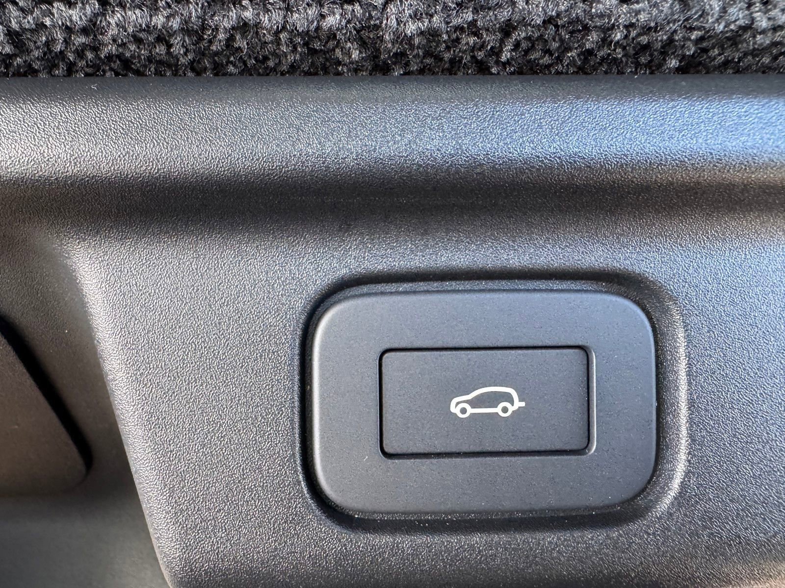 New 2026 Land Rover Range Rover SE image 28