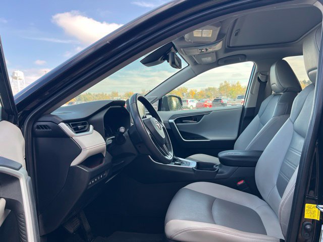 Used 2021 Toyota RAV4 Limited AWD/4WD image 28