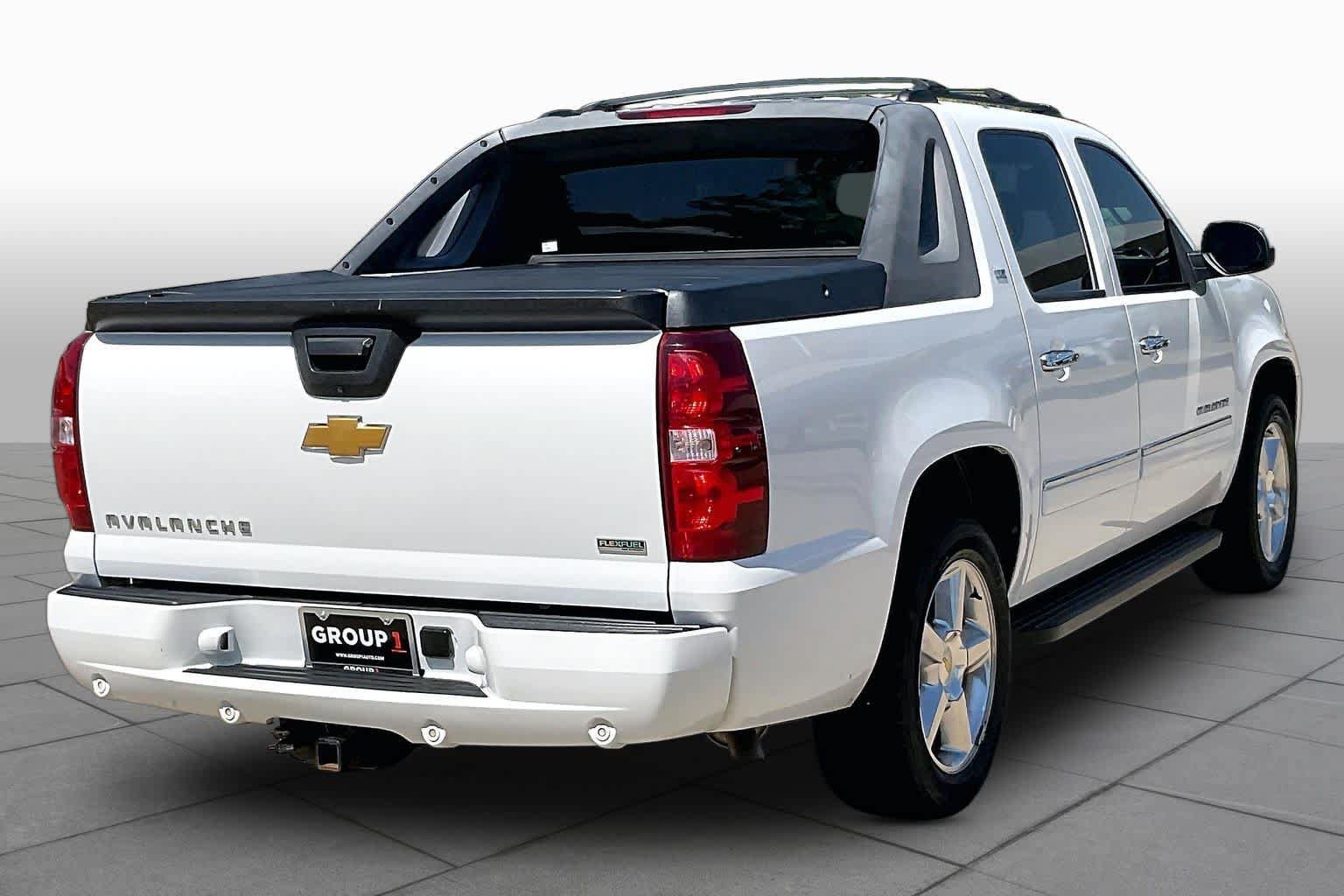 Used 2012 Chevrolet Avalanche LTZ RWD image 12