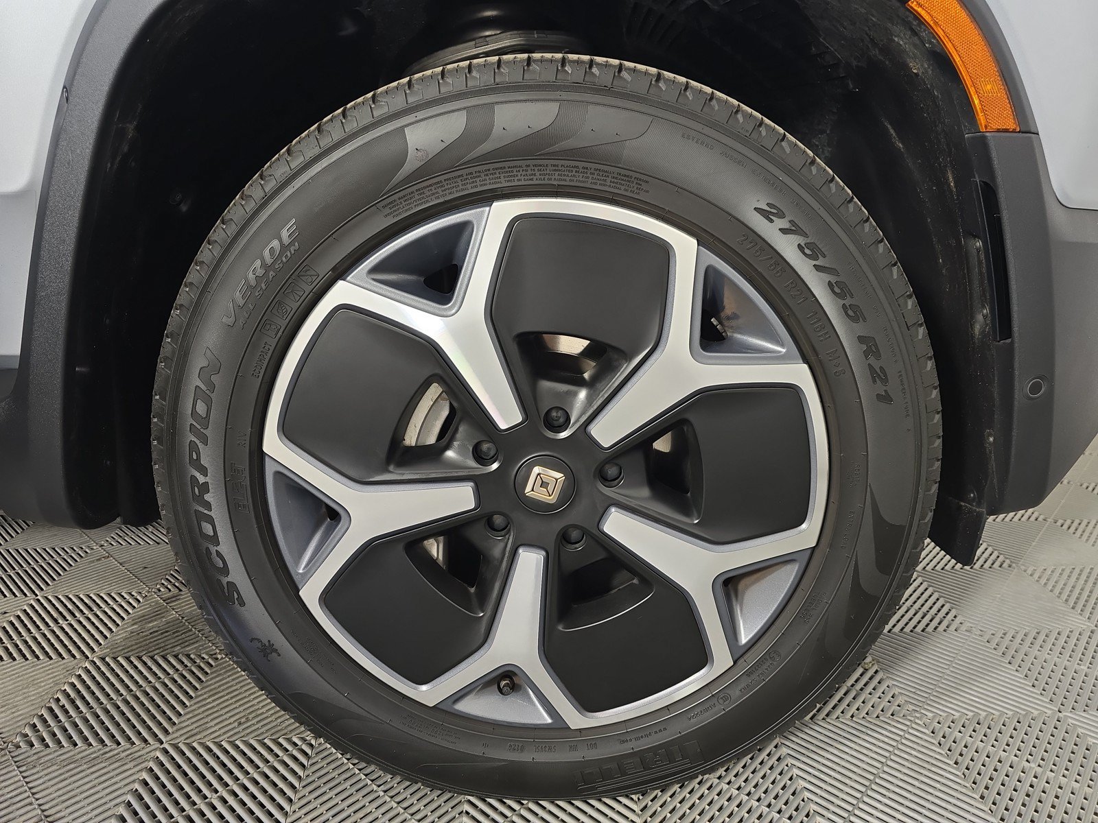 Used 2024 Rivian R1T Adventure AWD/4WD image 12