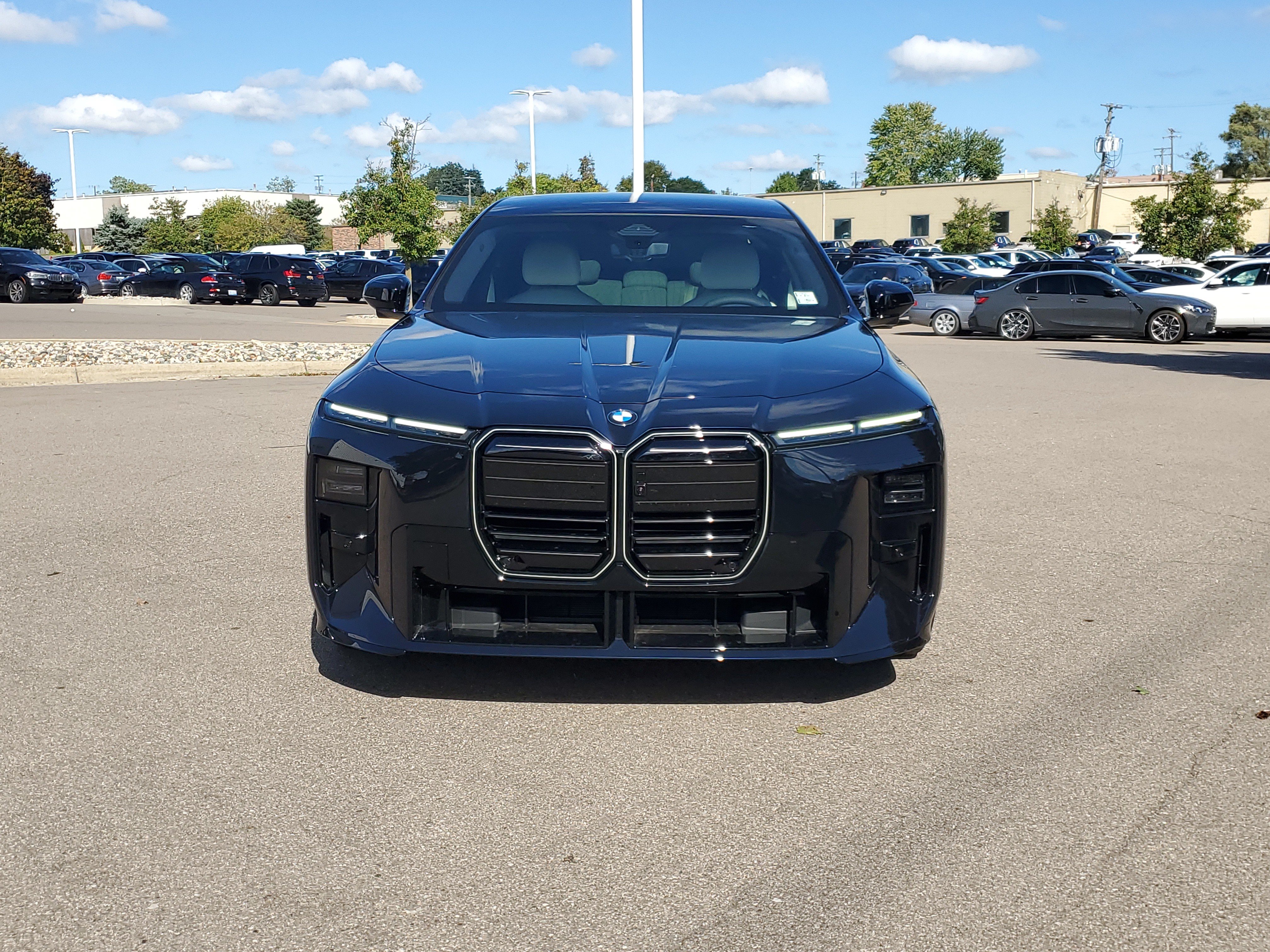 New 2027 BMW 740i xDrive w/ Executive Package AWD/4WD image 8