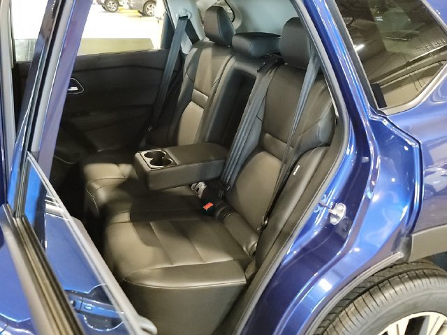 Used 2021 Nissan Rogue SV w/ Premium Package AWD/4WD image 7