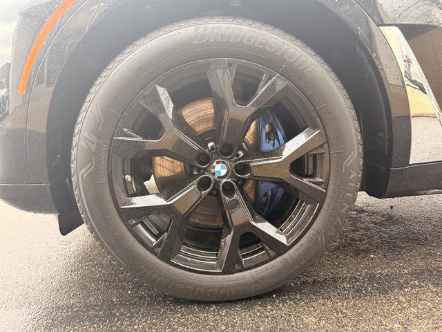 Certified 2022 BMW X7 xDrive40i w/ Executive Package image 9