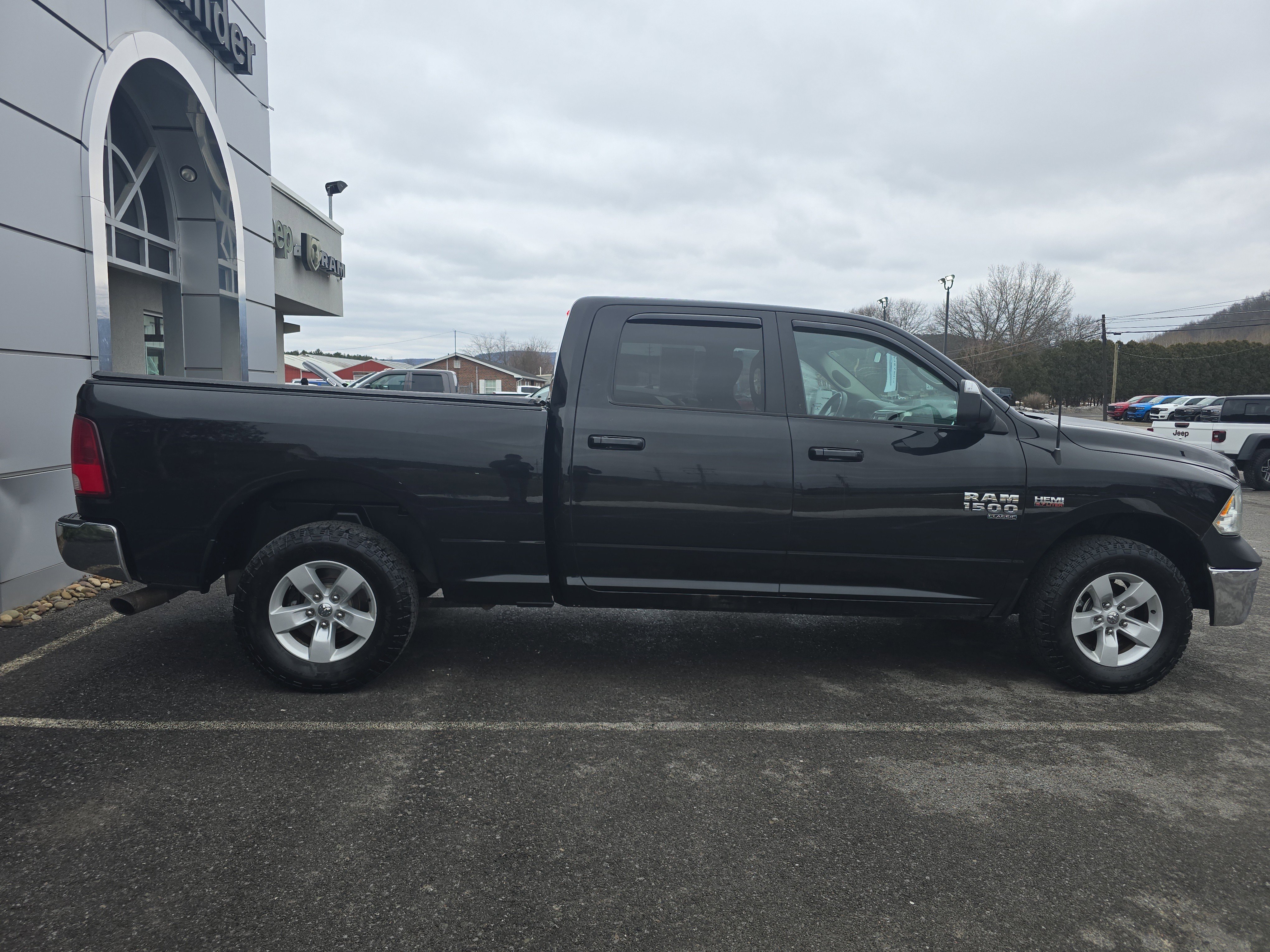 Used 2019 RAM 1500 Classic SLT image 2