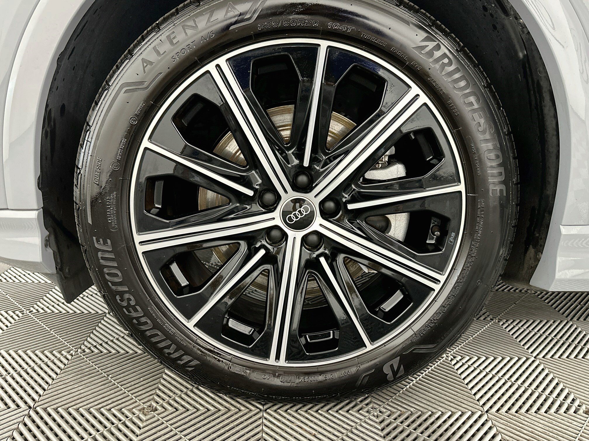 Used 2025 Audi Q4 e-tron Premium Plus w/ Premium Plus RWD image 33