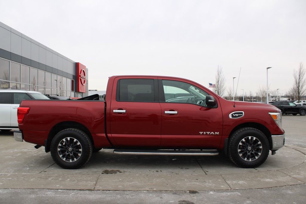 Used 2017 Nissan Titan SV image 6