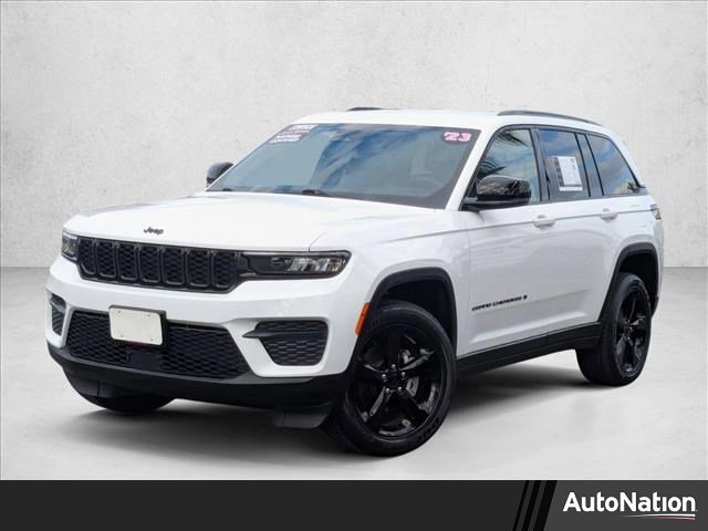 Used 2023 Jeep Grand Cherokee Altitude image 1