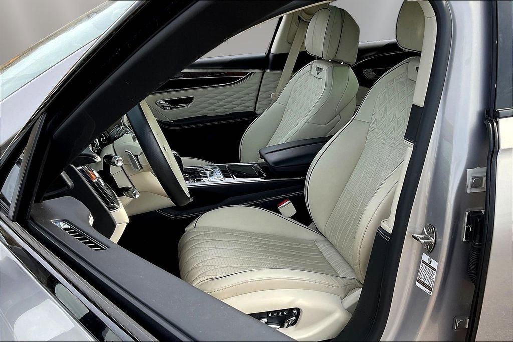Used 2022 Bentley Flying Spur V8 image 20