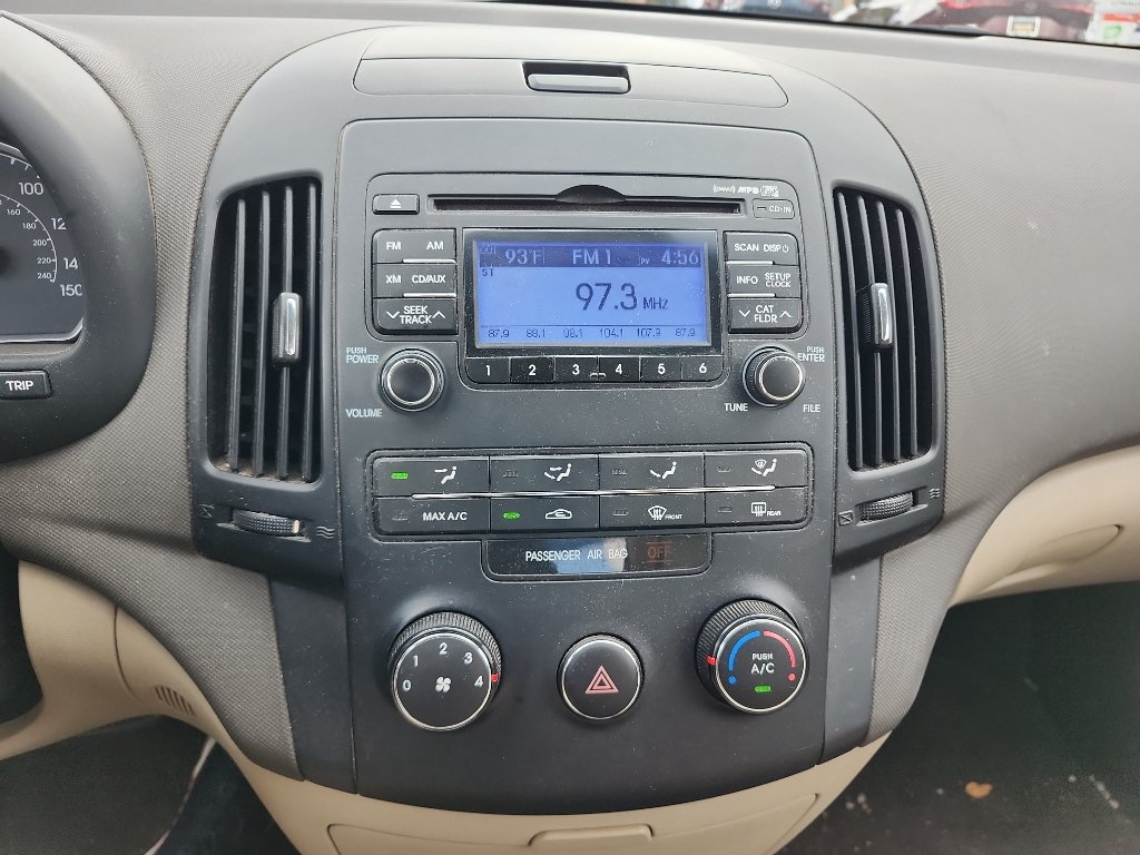 Used 2012 Hyundai Elantra GLS FWD image 18