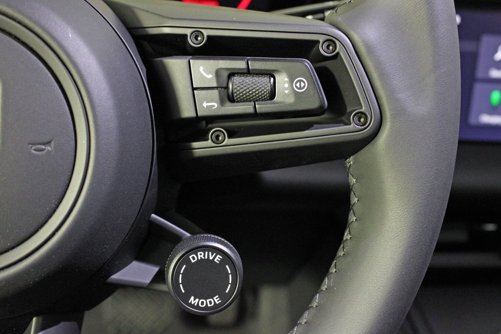 Used 2025 Porsche Macan Electric image 25