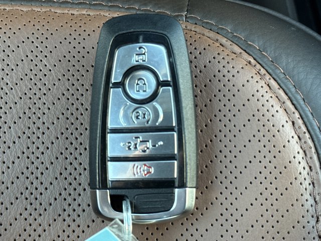Used 2025 Ford F250 King Ranch image 27