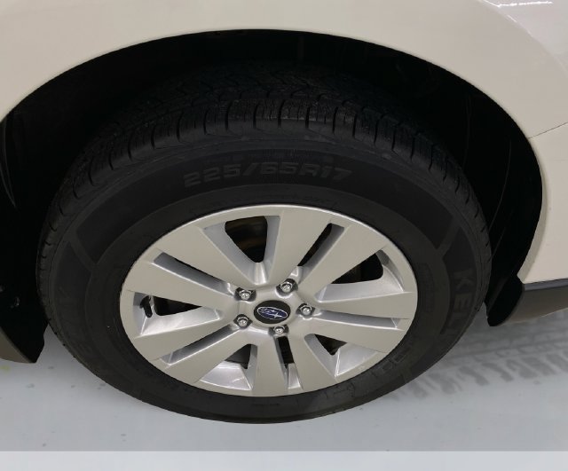 Used 2017 Subaru Outback 2.5i Premium AWD/4WD image 16
