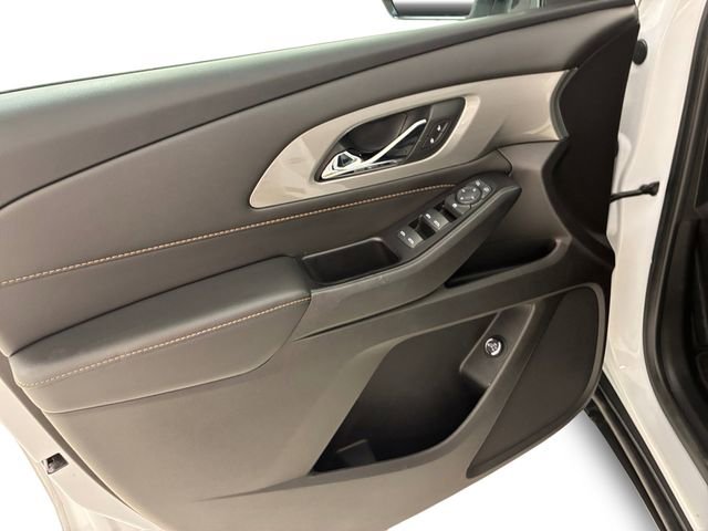 Used 2020 Chevrolet Traverse LT w/ LPO, Blackout Package image 13