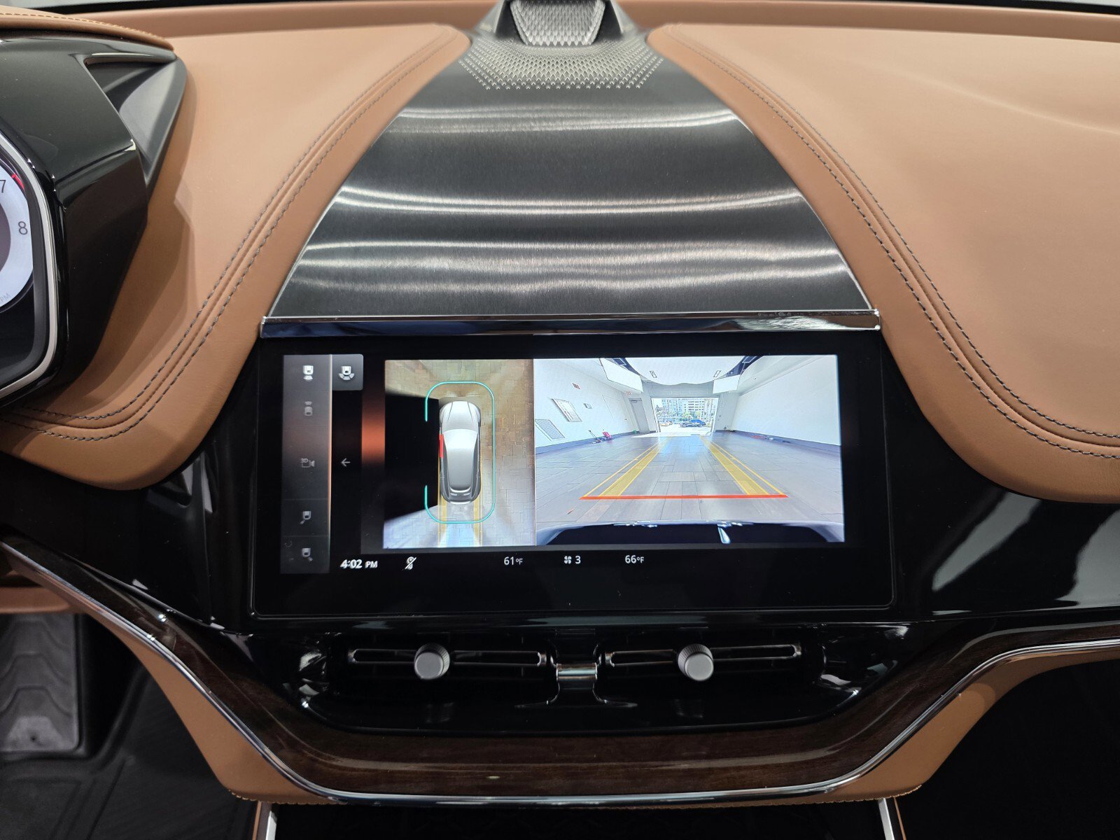 Used 2025 Aston Martin DBX 707 image 13