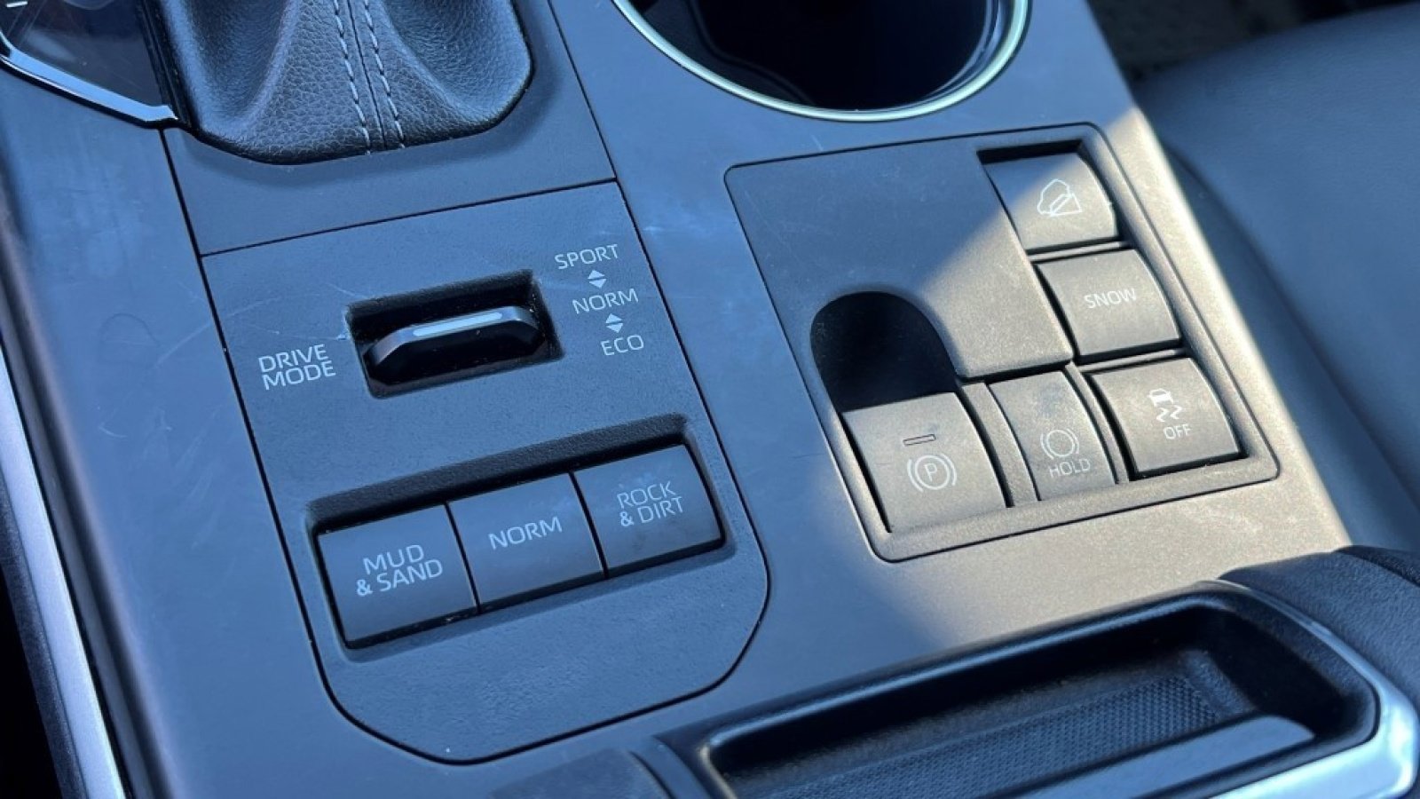 Used 2024 Toyota Highlander XLE image 24