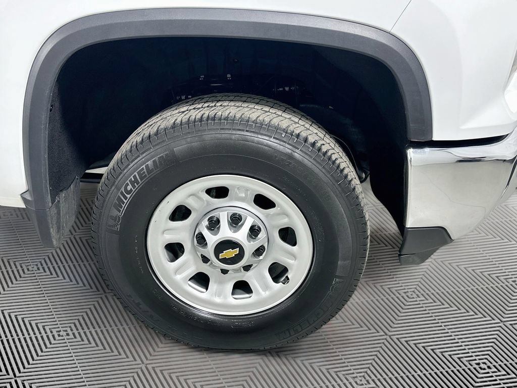 Used 2025 Chevrolet Silverado 3500 W/T w/ WT/CX Safety Package AWD/4WD image 21