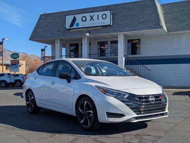 Used 2025 Nissan Versa SR image 1