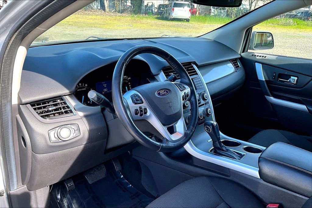 Used 2014 Ford Edge SEL image 18