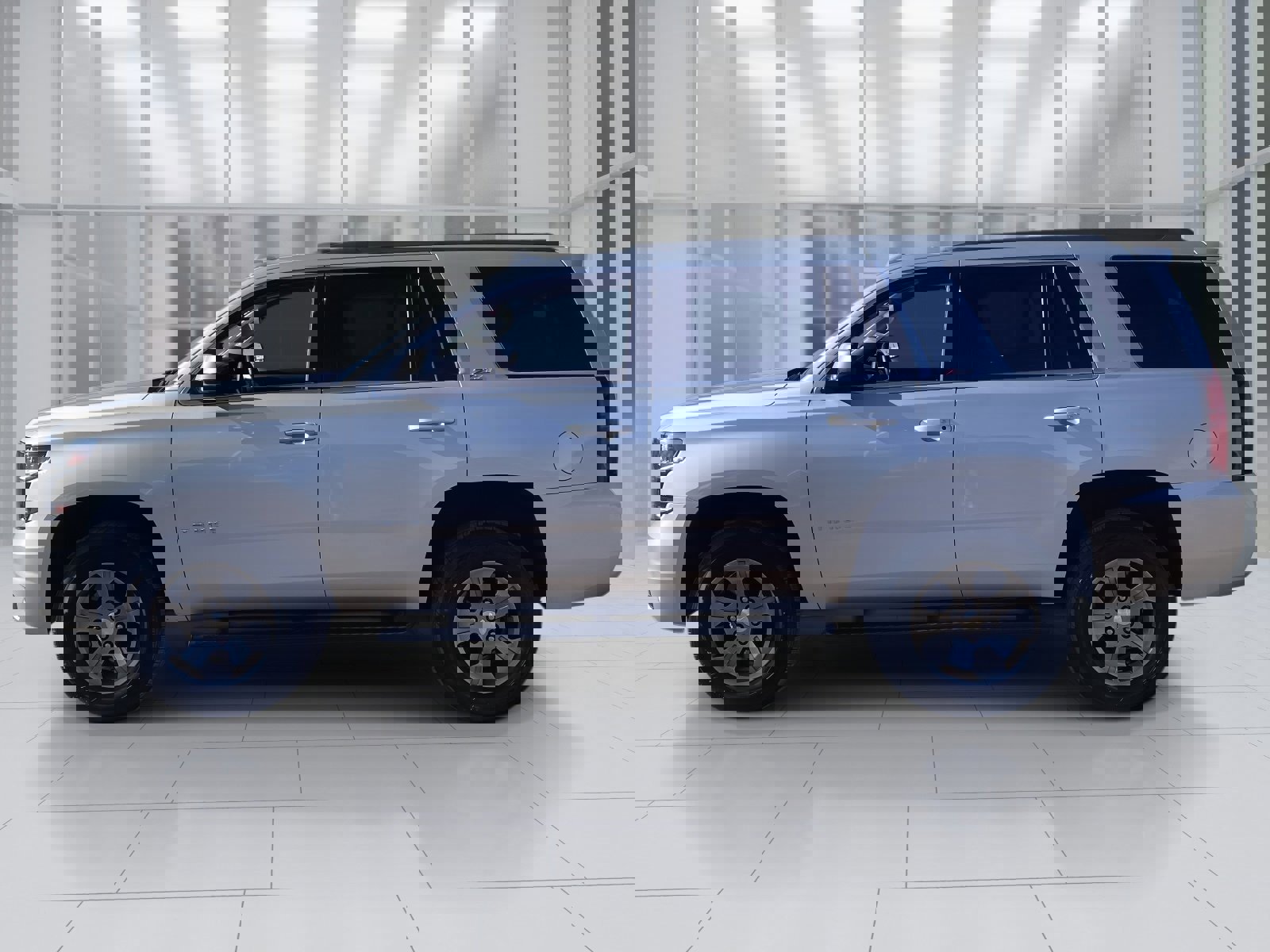 Used 2019 Chevrolet Tahoe LT w/ Luxury Package image 3