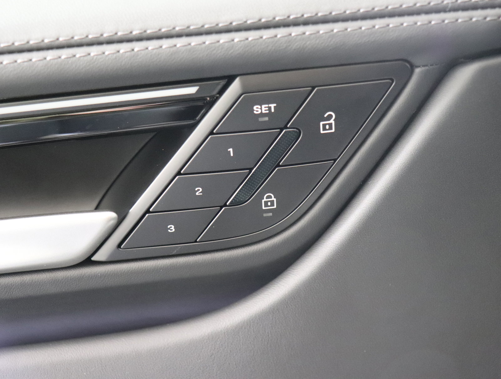 Used 2025 Porsche Macan Electric image 26