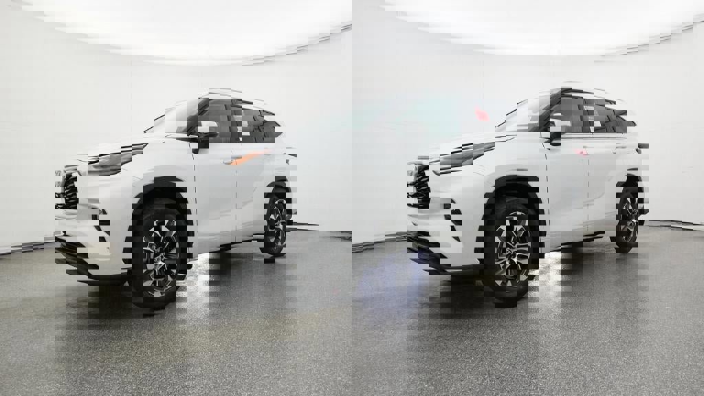 New 2026 Toyota Highlander XLE image 17