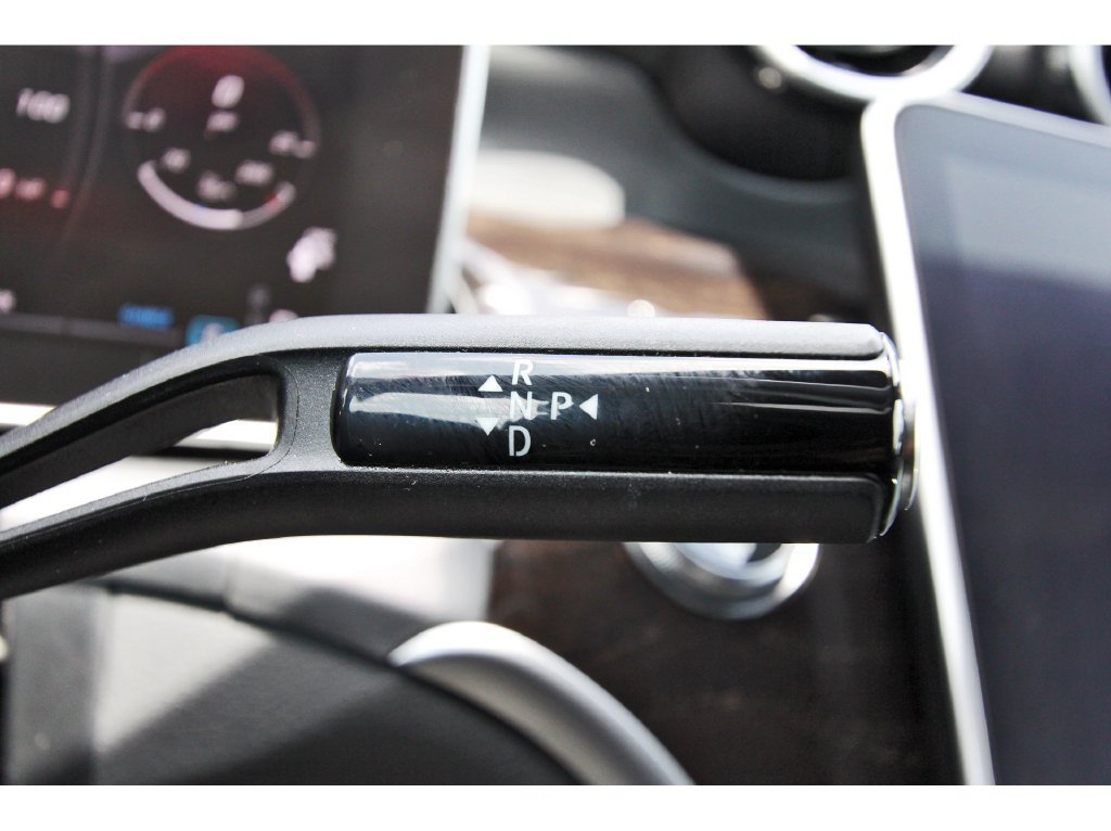 Used 2024 Mercedes-Benz GLC 300 4MATIC image 19
