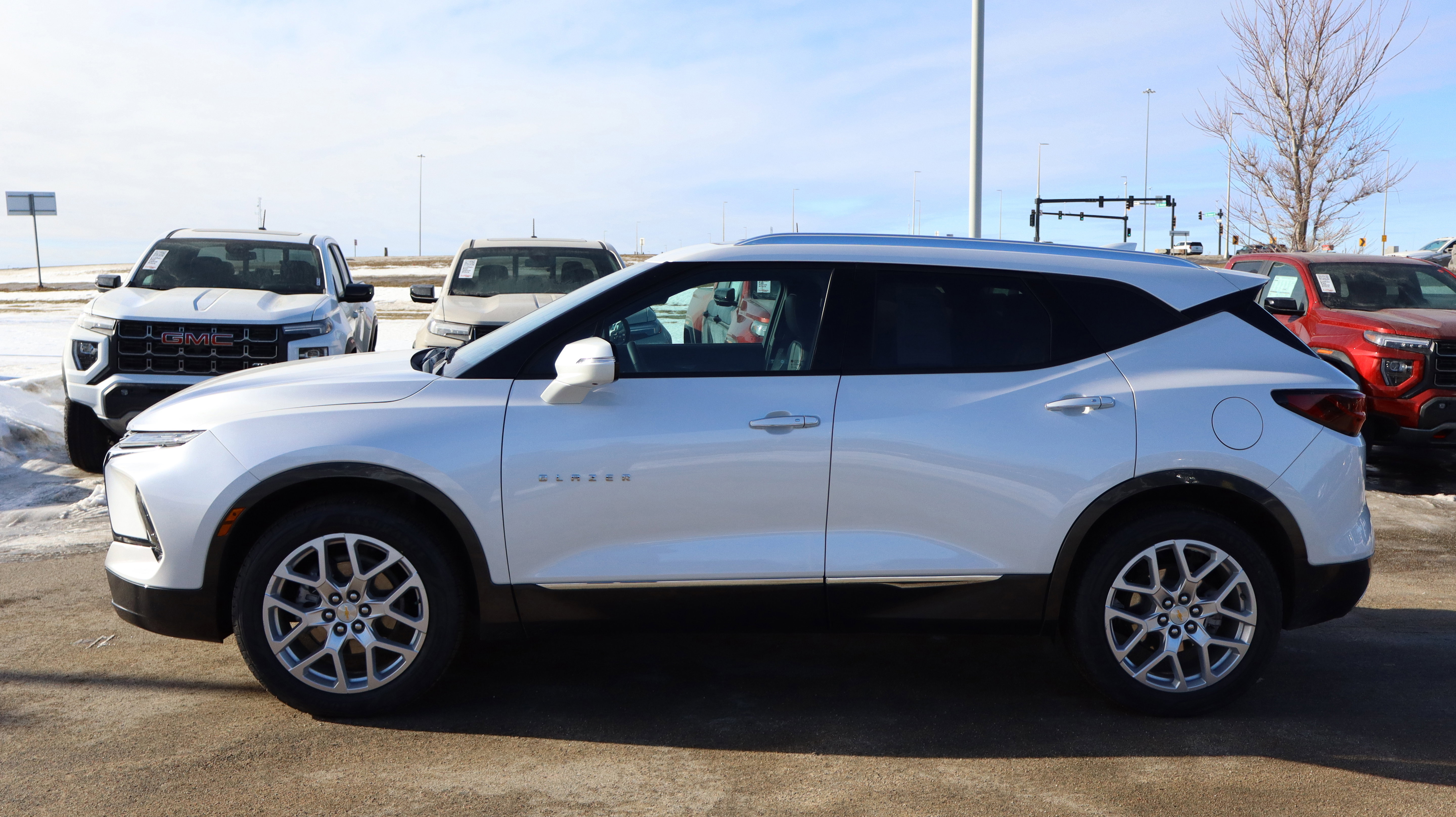 Certified 2025 Chevrolet Blazer Premier w/ Driver Confidence II Package image 4