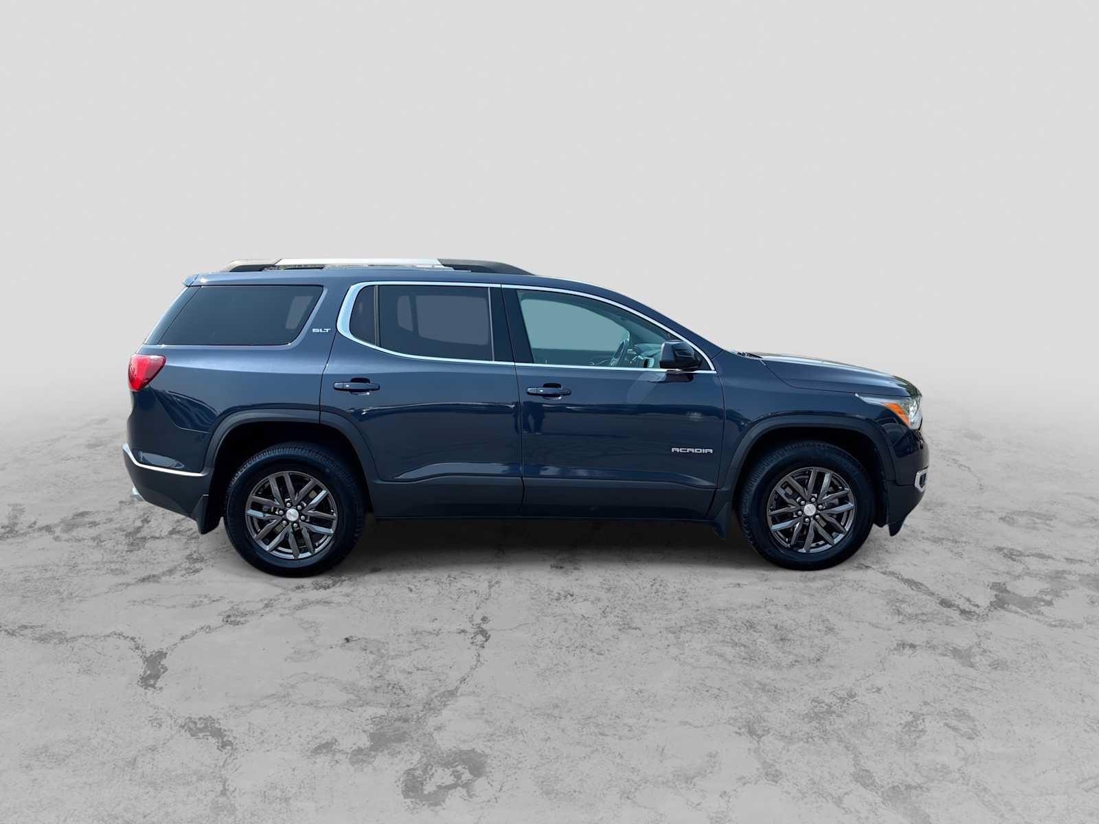 Used 2018 GMC Acadia SLT AWD/4WD image 9