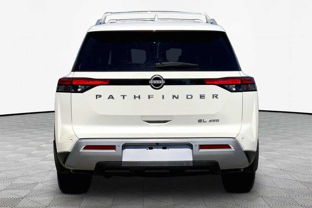 Used 2023 Nissan Pathfinder SL AWD/4WD image 6