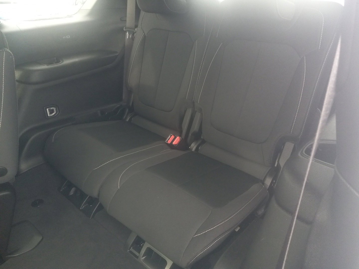 Used 2024 Jeep Grand Cherokee L Laredo w/ Luxury Tech Group I image 17