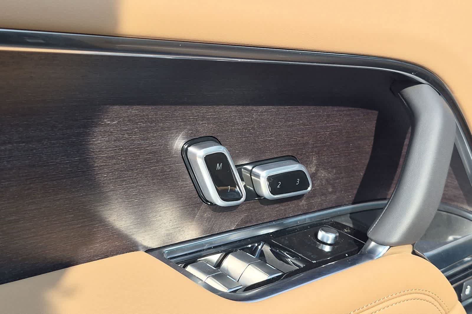 New 2026 Land Rover Range Rover SE AWD/4WD image 17