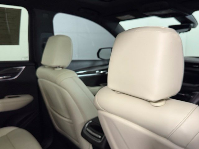 Used 2022 Cadillac XT6 Sport w/ Technology Package AWD/4WD image 30