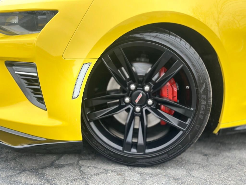 Used 2017 Chevrolet Camaro SS image 2