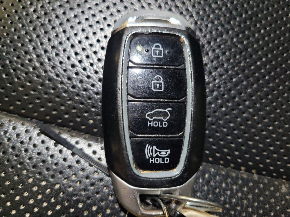 Used 2020 Hyundai Santa Fe Limited FWD image 32