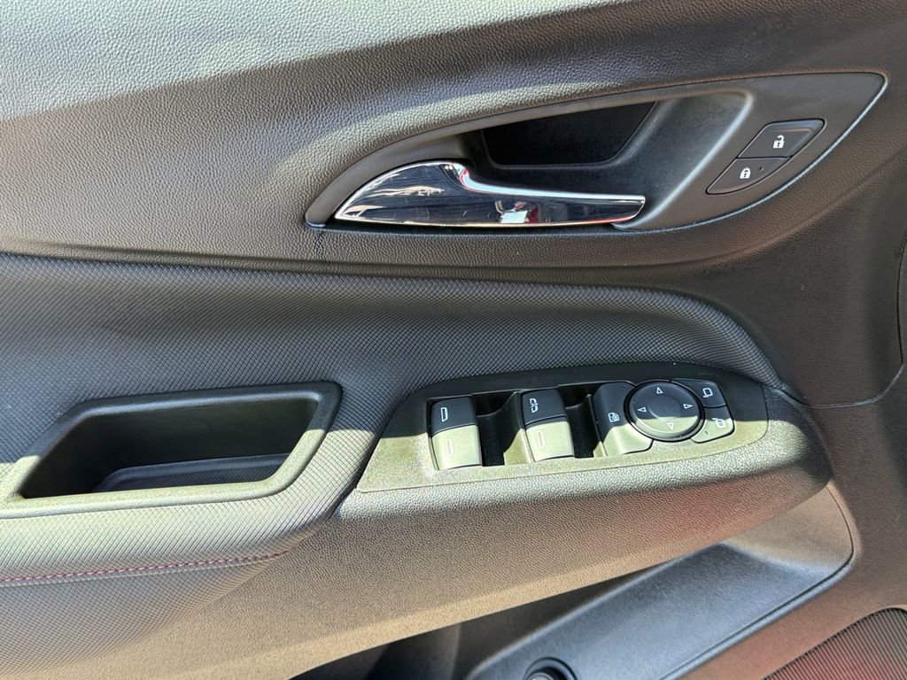 Used 2022 Chevrolet Equinox RS w/ RS Leather Package image 11