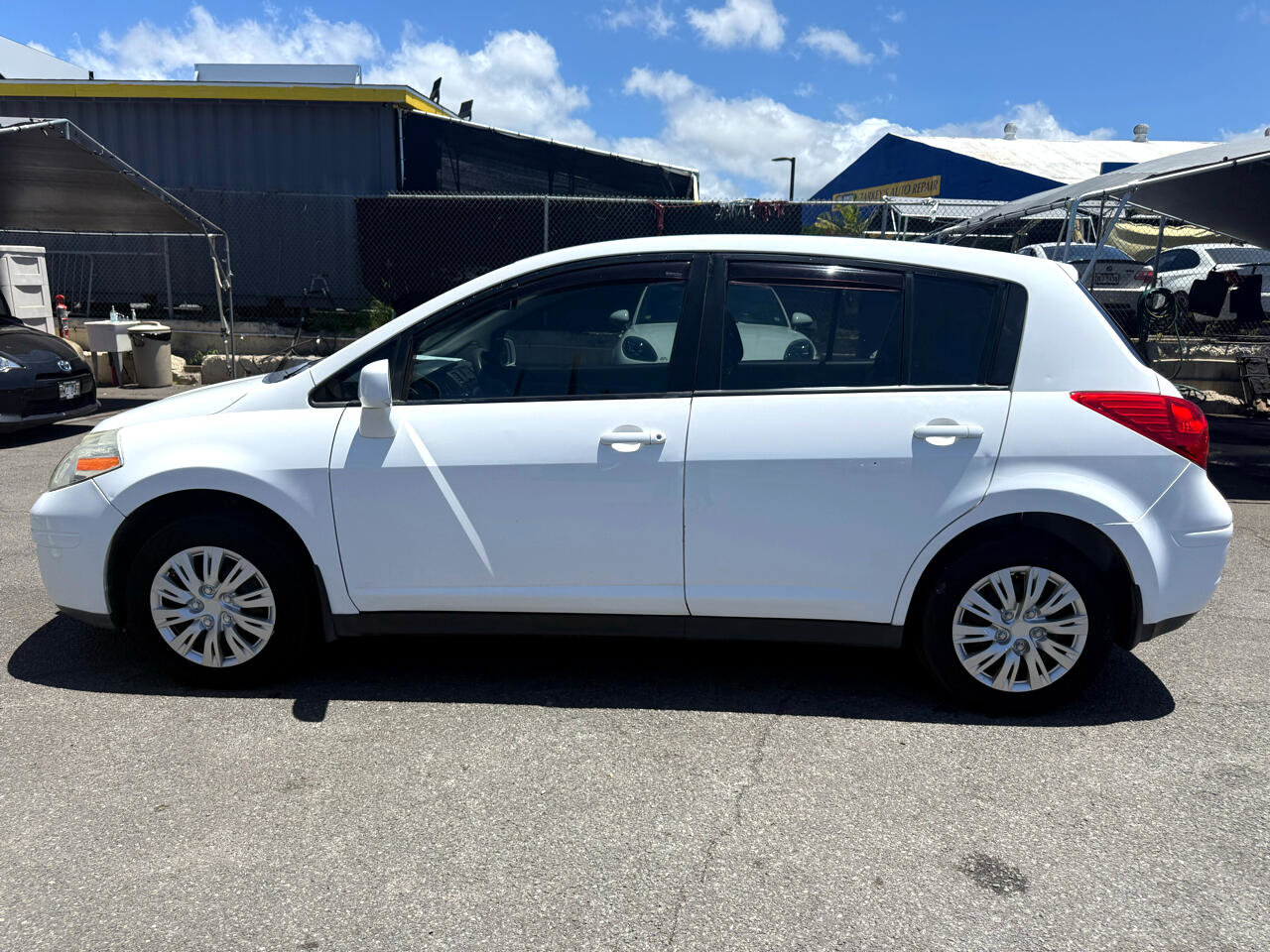 Used 2011 Nissan Versa 1.8 S w/ PWR Plus Pkg image 2