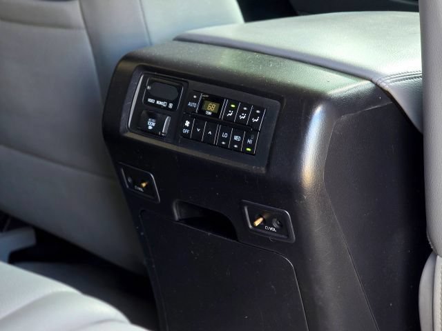 Used 2011 Toyota Sequoia Limited AWD/4WD image 52