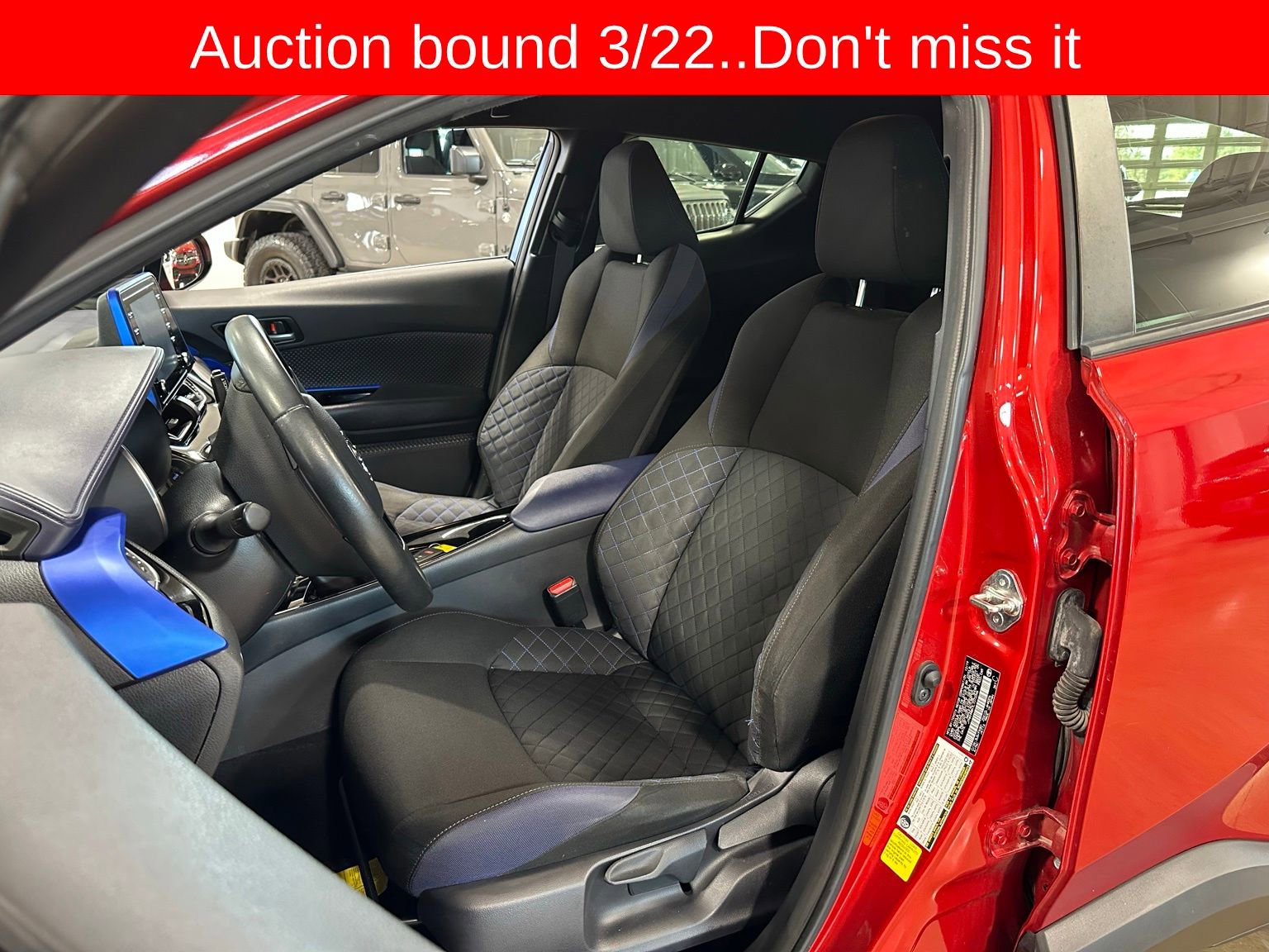 Used 2020 Toyota C-HR XLE image 12