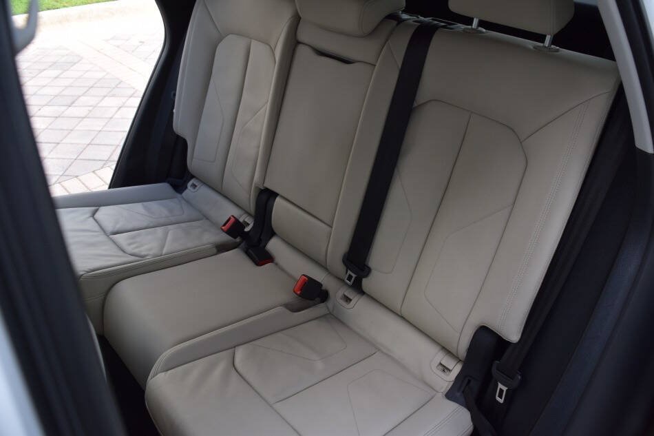 Used 2020 Audi Q3 2.0T Premium w/ Convenience Package AWD/4WD image 42