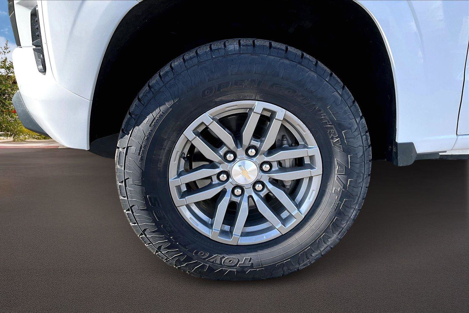 Used 2023 Chevrolet Colorado LT w/ LT Convenience Package image 9