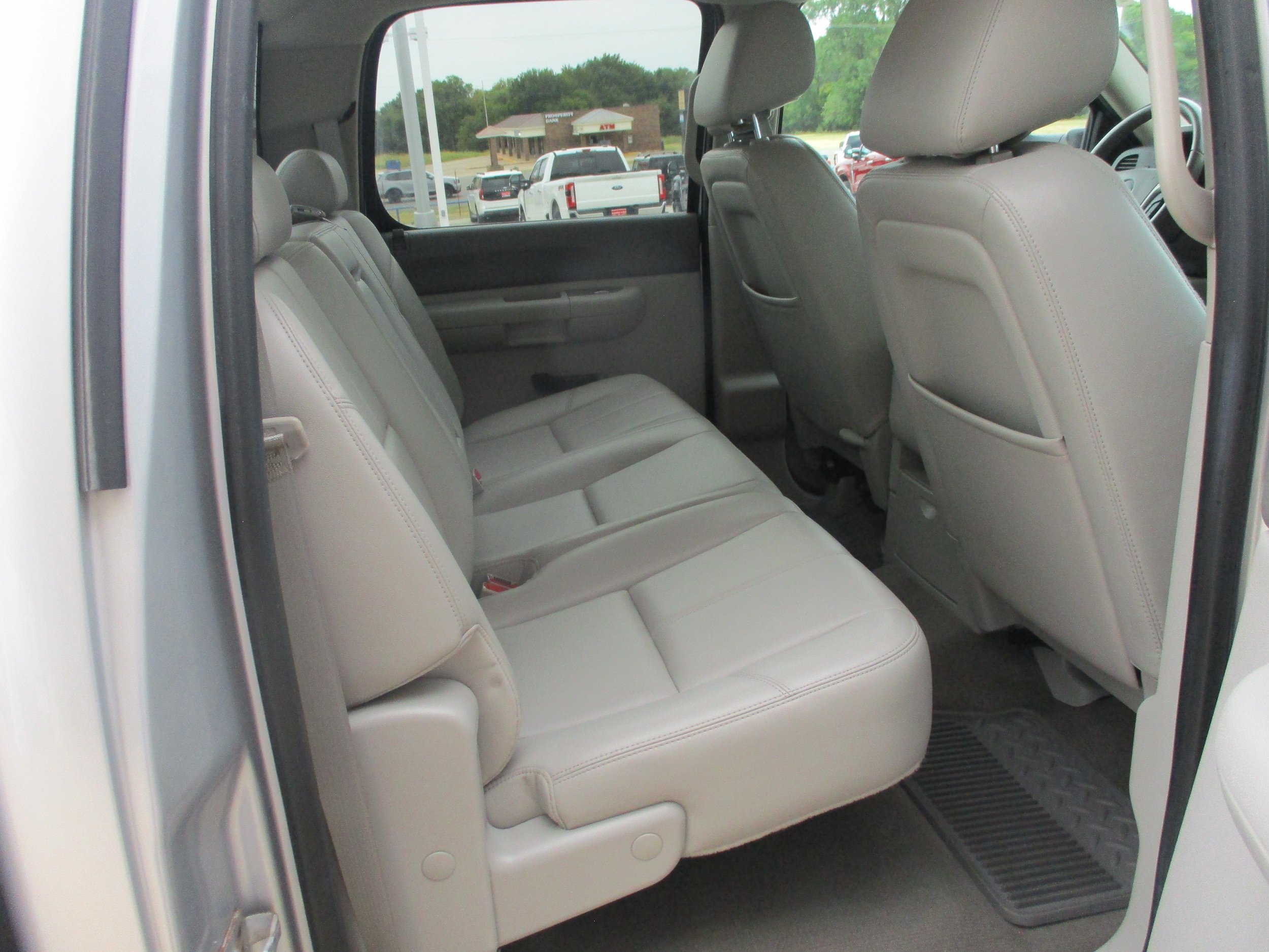 Used 2014 GMC Sierra 2500 SLE w/ SLE Preferred Package RWD image 9