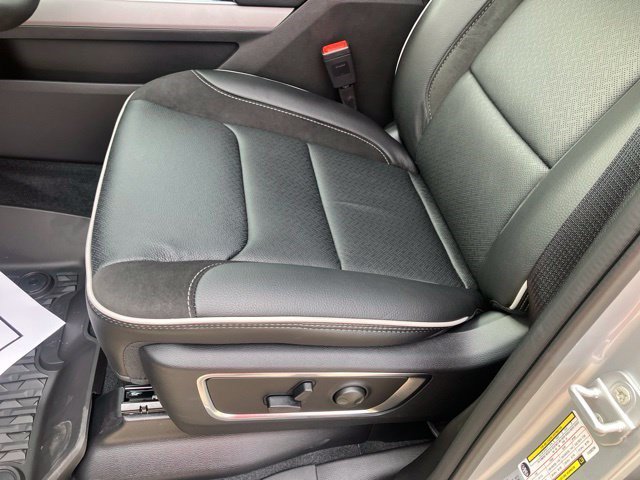 New 2026 RAM 1500 Laramie w/ Night Edition AWD/4WD image 11